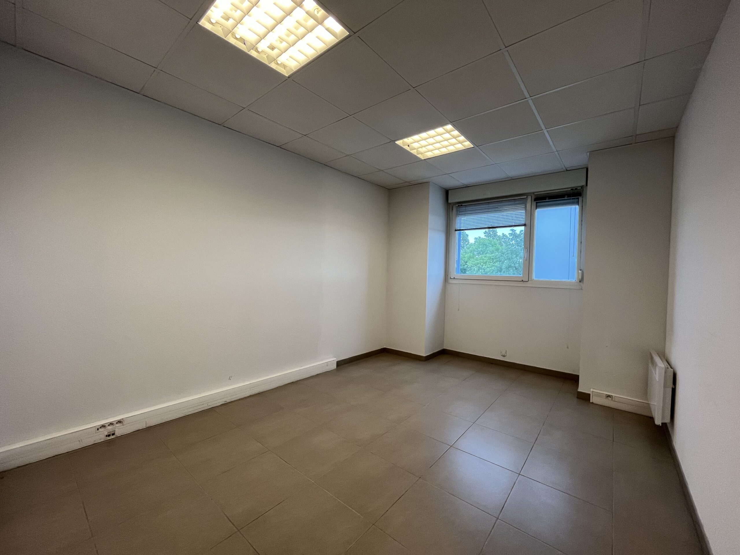 Bureau de 12,10m² à la Vigie